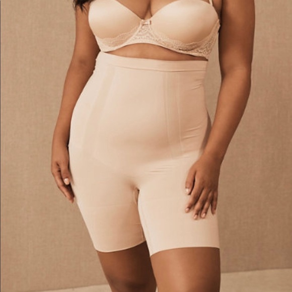 SPANX OnCore High-Waisted Mid-Thigh Short in the Color Nude - Picture 3 of 5